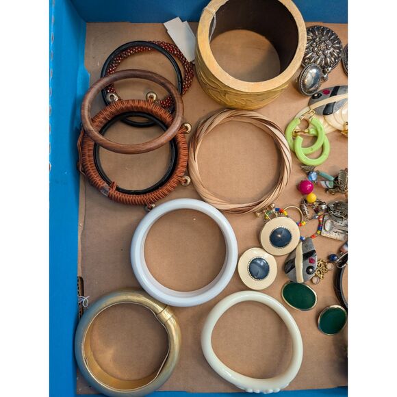 Mixed Lot – Earrings & Bracelets Assorted Styles, Shipped As Shown - Picture 2 of 7